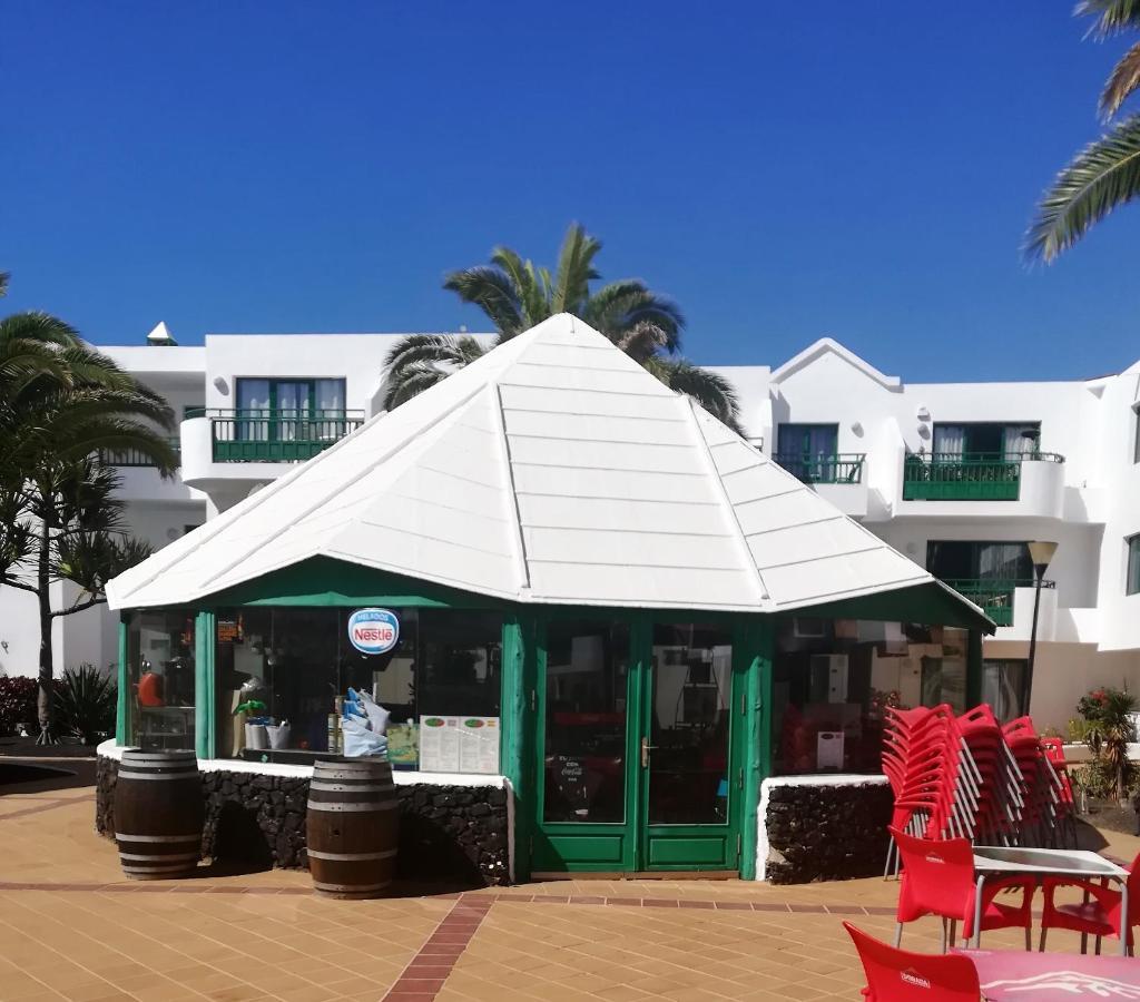 Marina Beach-Apartamentos Tahiche Costa Teguise Exterior photo